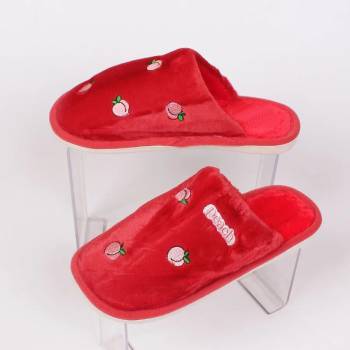Image 1 of Пухкави пантофи в червен цвят с праскови