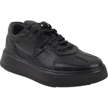 Image 1 of Български обувки Дамски маратонки в черен цвят естествена кожа 3018nero