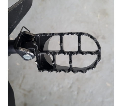 Pravá stúpačka pitbike