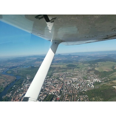 Pilotem letadla Liberec, 40 minut letu, 1 + 2 osoby doprovod