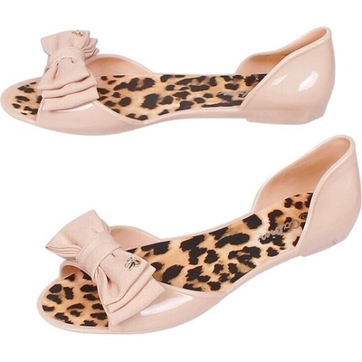 Летни силиконови обувки в бежов цвят с панделка