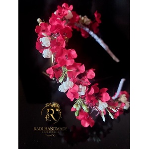 Radi handmade Стилна диадема с червени малки цветлета (669)