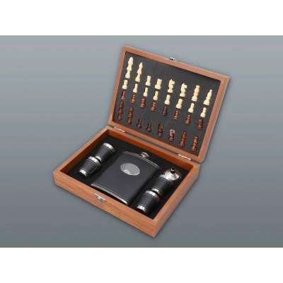 Súprava BLACK ploskačka 240 ml + 4 ks štamperlíkov 35 ml + ŠACHY