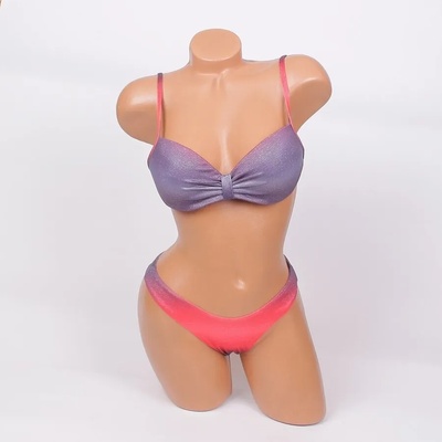 Бански в червено и сиво с лъскав ефект - чашка В