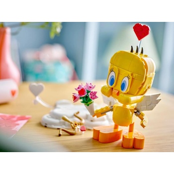 Image 1 of LEGO® Sweetheart Tweety Bird (40824)