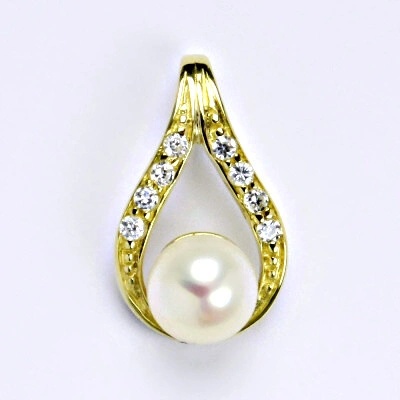 Čištín Zlatý přívěšek s přírodní bílou perlouP 1411