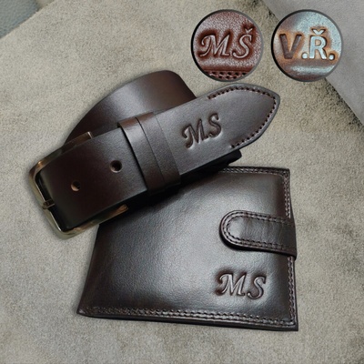 Pánský kožený set peněženka a pásek s monogramem