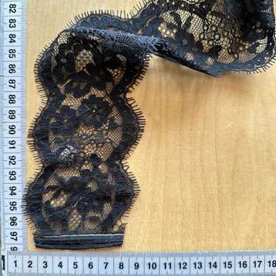 Černá krajka 6-8cm šíře/nepružná