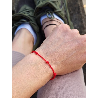 Червен конец за мъж