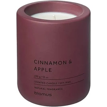 Blomus (Германия) Ароматна свещ BLOMUS FRAGA с аромат Cinnamon & Apple - Ø9 х 11 см - цвят бордо (BLOMUS 66453)