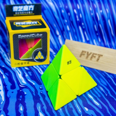 QiYi MoFangGe Pyraminx 2 vrstvy - pyramorphix (QiYi)