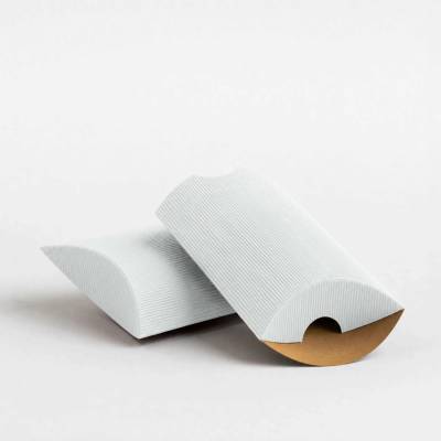Krabičky ve tvaru polštářku z vlnitého papíru - 113 x 81 mm (C7) - Bílá