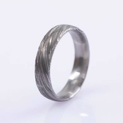 Prima voda s linkou, Kovaný snubní prsten z oceli damasteel CR5703