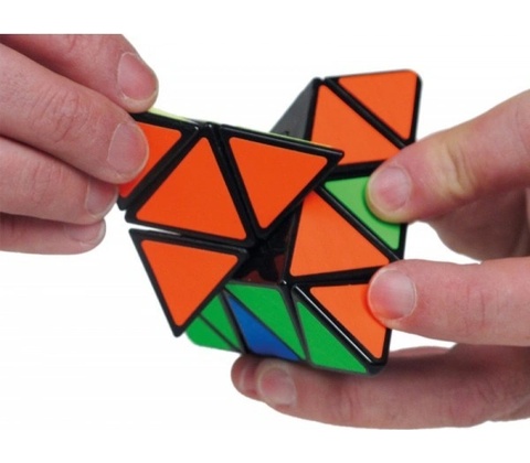 RecentToys Pyramida
