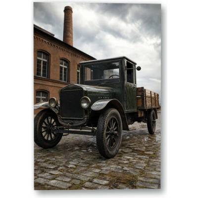 Plakát – Historický nákladní automobil u cihelné budovy 90 × 135 cm Bez rámu Ne Bez rámu