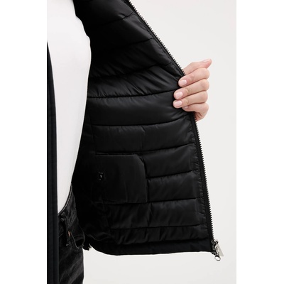 Colmar Яке Colmar (2098.8ZR)