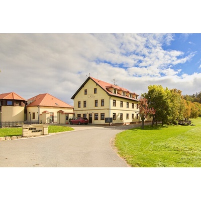 Skvělý pobyt se snídaní, privátním wellness a dvouchodovou večeří v Hotelu Buchlov pro 2 osoby
