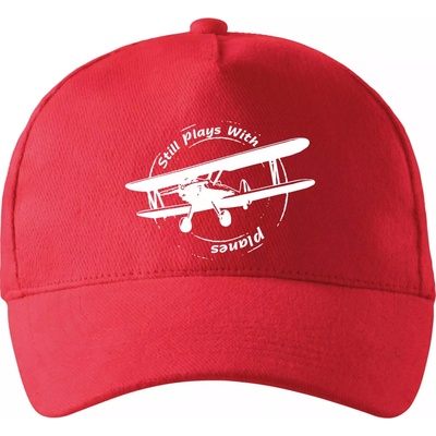 Still Plays With Planes so zahnutým šiltom a látkovou sponou Červená