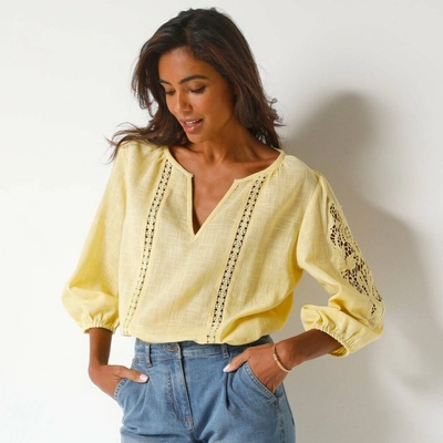 Jednobarevná halenka s macramé a ažurovou výšivkou žlutá – Zboží Mobilmania