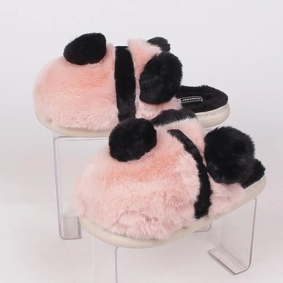 Пухкави пантофи в цвят пудра с ушички