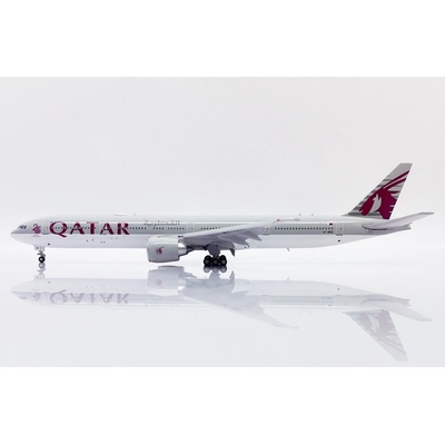 Boeing 777-300ER Qatar "25 Years of Excellence" A7-BEE 1:400