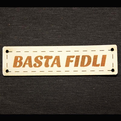 Štítok - BASTA FIDLI Materiál/farba: Biela koženka
