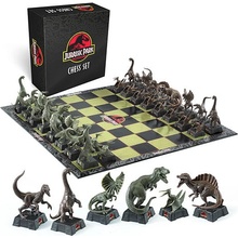 Jurassic Park Dinosaurs Chess Set šach