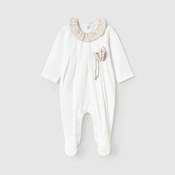 Mayoral Бебешки ромпър за момиче в бял цвят с бежови детайли Mayoral