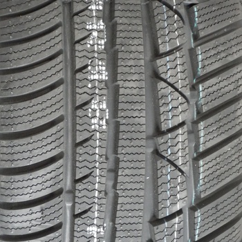 Linglong Green-Max Winter UHP 215/45 R17 91V