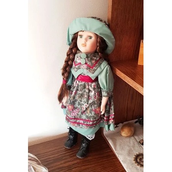 Image 1 of Порцеланова кукла със зелена рокля - голяма