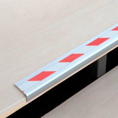 Protiskluzová schodová lišta, Aluminium m2, univerzální, červeno-bílá, š 800 mm, síla materiálu 4 mm