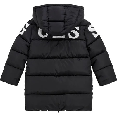 GUESS Дълго зимно яке за мини момиче в черен цвят с голям бял надпис Guess на гърба