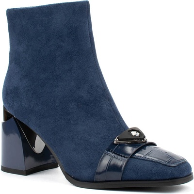 Дамски велурени боти на ток