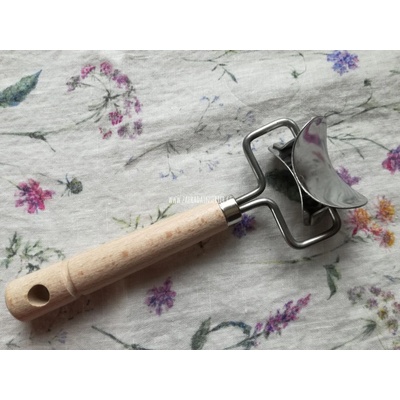 ZAHRADA A INTERIÉR Rádýlko na vykrajování raviol – Sleviste.cz