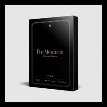 Kim Min Ju: Photobook: Pro Memoria - Limited Edition