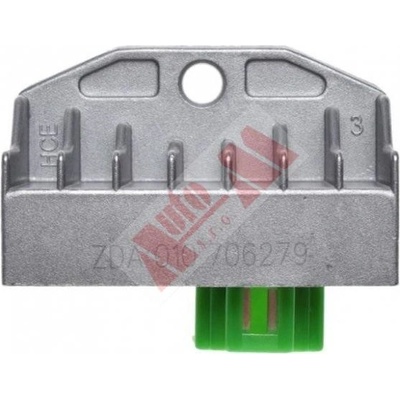 regulátor dobíjení SYM 12V - 1 konektor - 5 vývodů 50/125/150 ccm