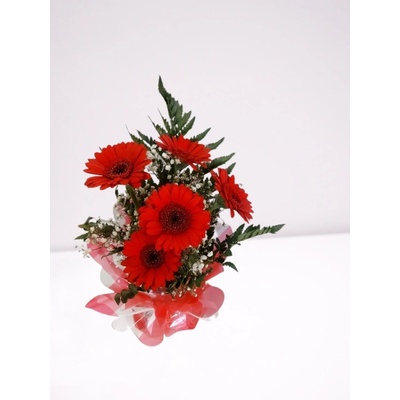 БУКЕТ ОТ ЧЕРВЕНИ ГЕРБЕРИ В ПИАФЛОРА