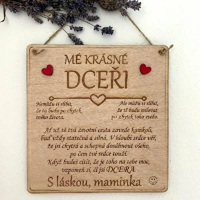 Dekorace z Česka Dřevěná cedulka pro dceru Podpis: Maminka