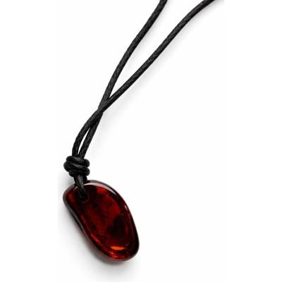 jantario Jantárový amulet na šnúrke višňový 330010
