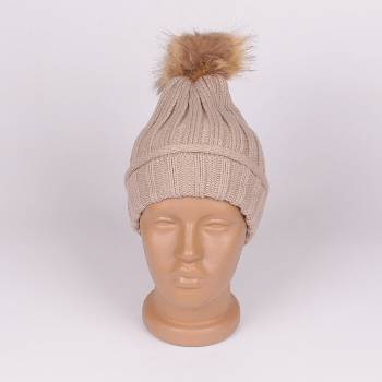 Бежова зимна плетена дамска шапка с меко пухче