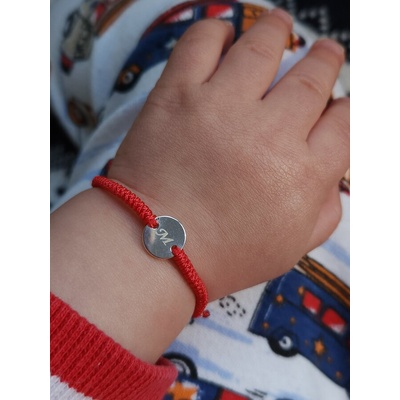 Червен конец с буква за бебе (21)