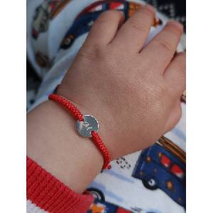  Червен конец с буква за бебе (21) - kathrynbracelets - 36,87 лв