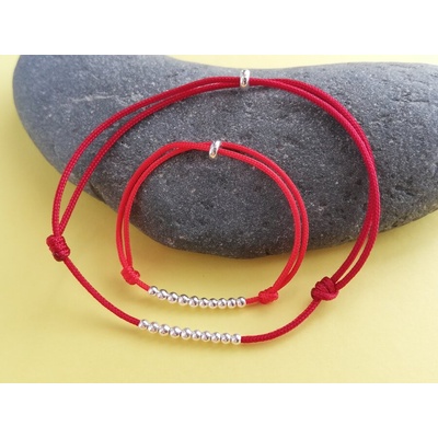 Гривни с червен конец и сребро (КМБ1)