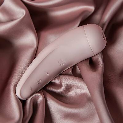 Satisfyer Curvy 2+ Sonický na klitoris řízený pomocí aplikace