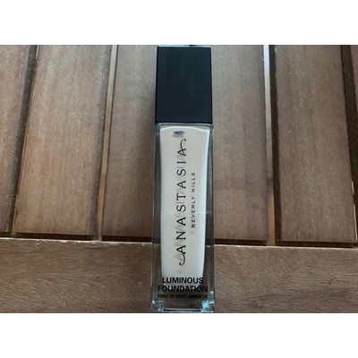 Anastasia Beverly Hills Luminous Foundation Rozjasňující make-up 230N 30 ml