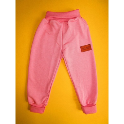 Arex ČR Jednobarevné rostoucí tepláčky s nášivkou světlerůžová