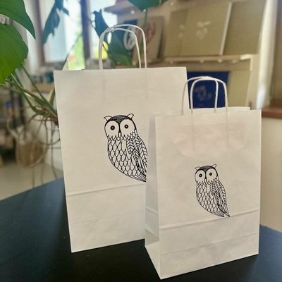 Be Nice bílá Dárková taška Sovička Velká: 32x41 (š x v)