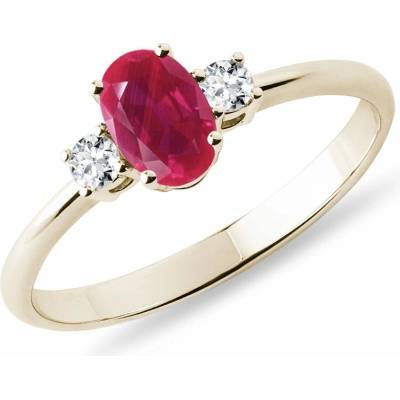 KLENOTA Zásnubný prsteň s rubínom a diamantmi k0231053