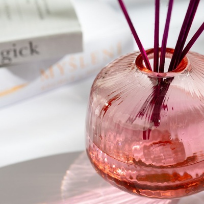 TvojeSvíčka Aroma difuzér TY A JÁ ŠEDIVÁ pomeranč bergamot alojzie yuzu Růžová