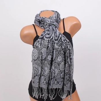 Image 1 of Дамски шал в сиво и черно с ефектни орнаменти
